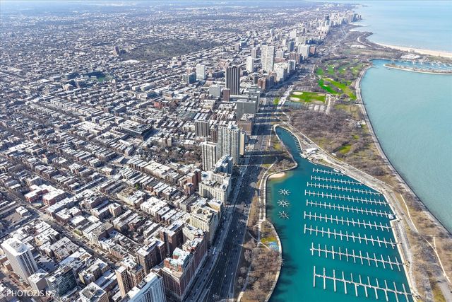 461 W Melrose Street, Chicago, IL 60657