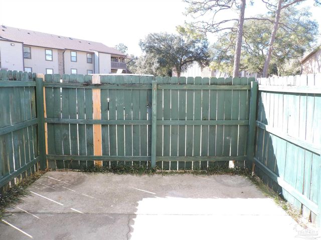 2303 W Michigan Ave H-9, Pensacola, FL 32526