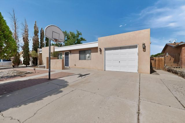 5117 E Camino NW, Albuquerque, NM 87120