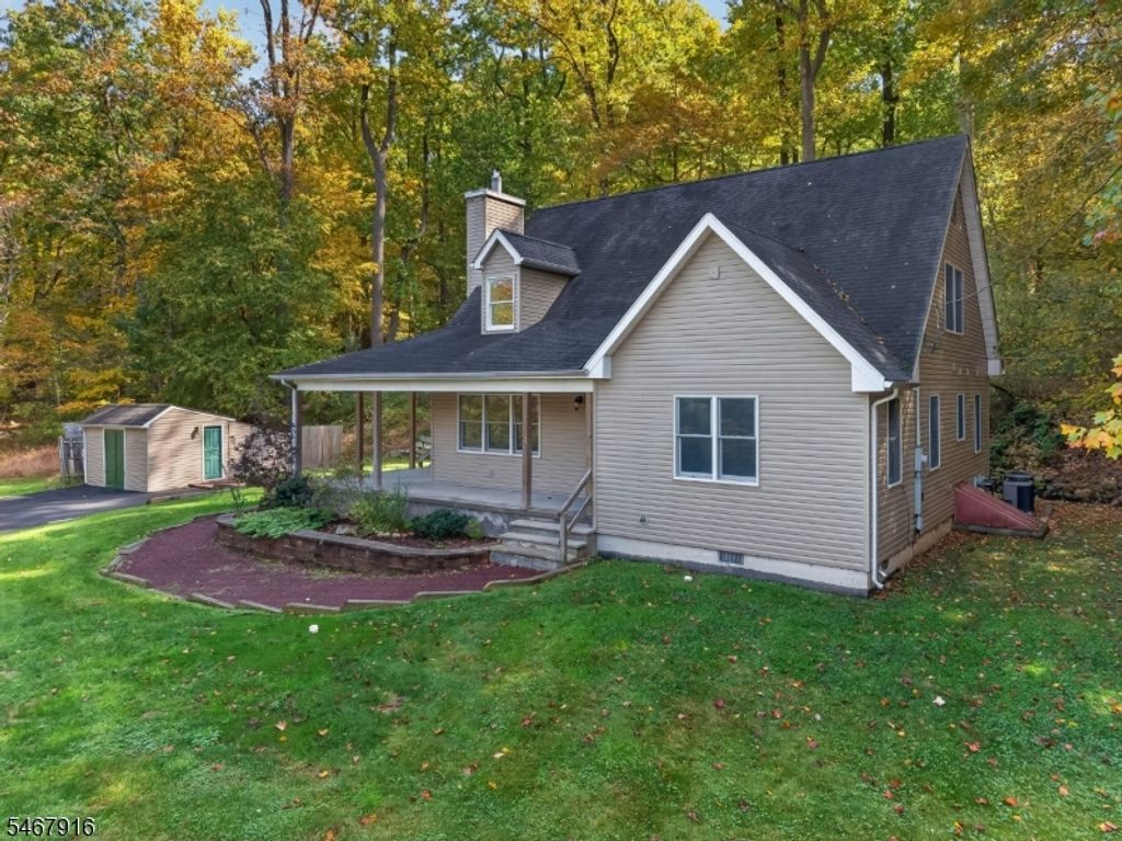 10 Tall Timbers Dr, Glen Gardner Boro, NJ 08826 — photo 2