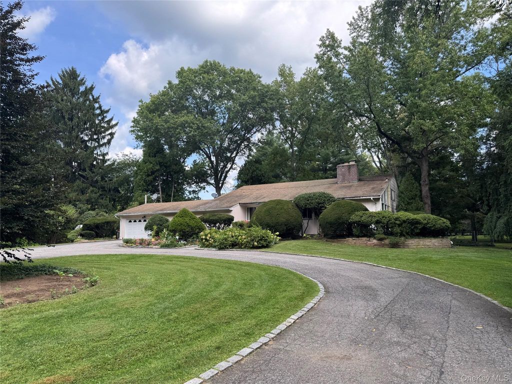 2495 Cedar Swamp Road, Glen Head, NY 11545 — exterior