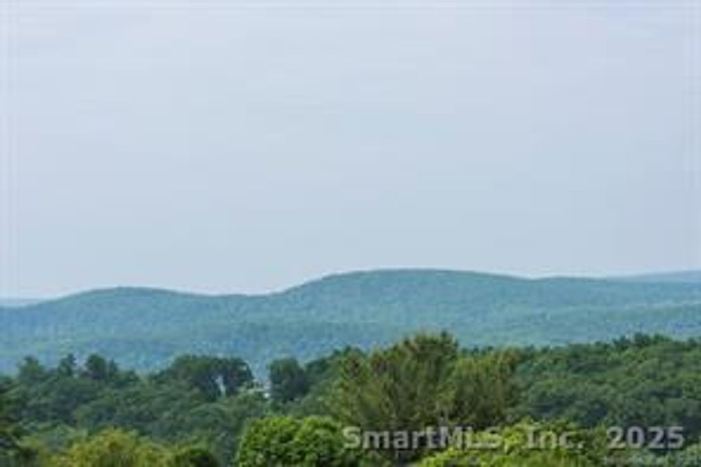 5 Tramita Court, New Milford, CT 06776