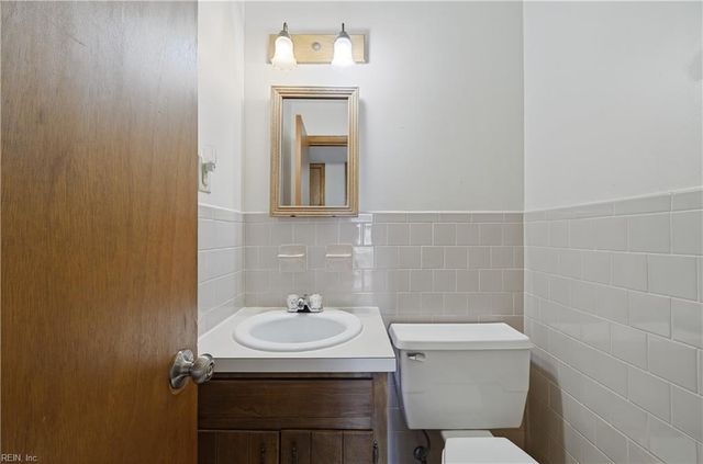 242 Hunts Neck RD, Poquoson, VA 23662