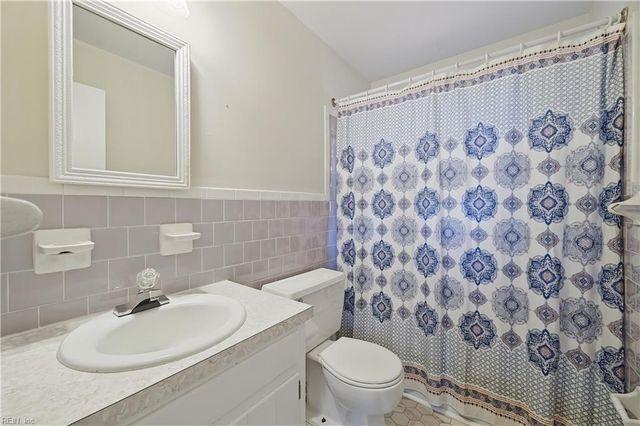 242 Hunts Neck RD, Poquoson, VA 23662