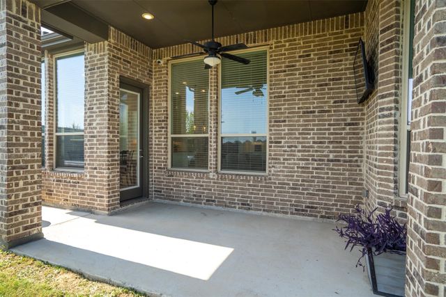 2404 Plover Lane, Argyle, TX 76226