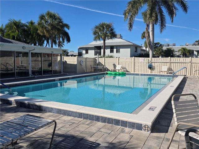 7105 Quail Run CT W 1, Fort Myers, FL 33908