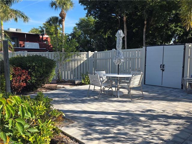 7105 Quail Run CT W 1, Fort Myers, FL 33908