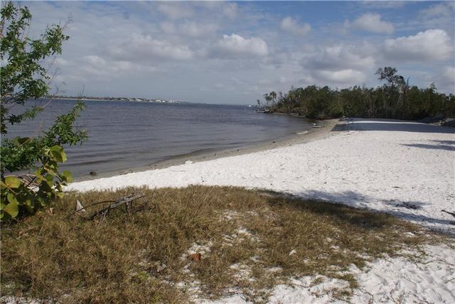 7105 Quail Run CT W 1, Fort Myers, FL 33908