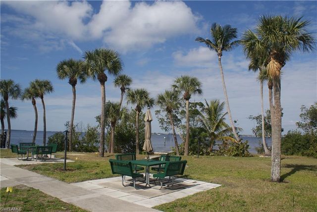 7105 Quail Run CT W 1, Fort Myers, FL 33908