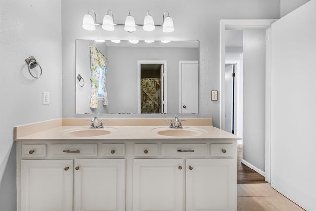 24010 N King Court S, Broken Arrow, OK 74014
