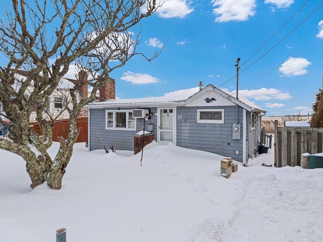 27 Bayview Ave, Fairhaven, MA 02719