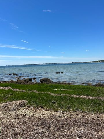 27 Bayview Ave, Fairhaven, MA 02719