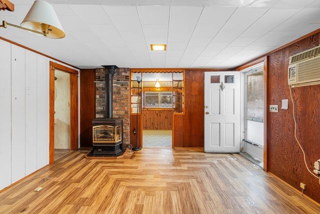 27 Bayview Ave, Fairhaven, MA 02719