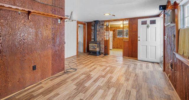 27 Bayview Ave, Fairhaven, MA 02719