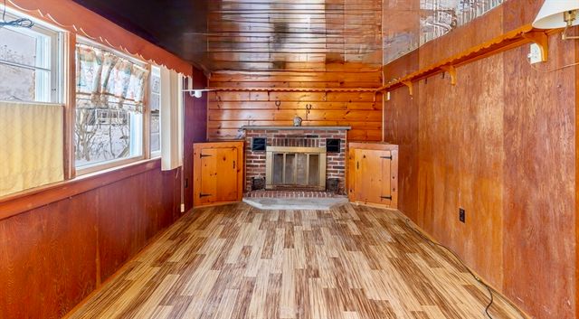 27 Bayview Ave, Fairhaven, MA 02719