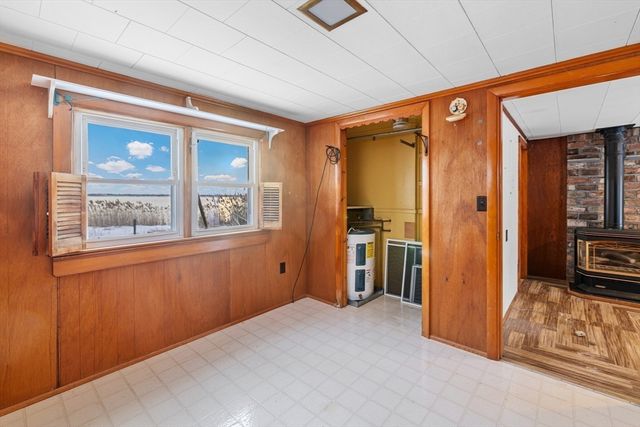 27 Bayview Ave, Fairhaven, MA 02719