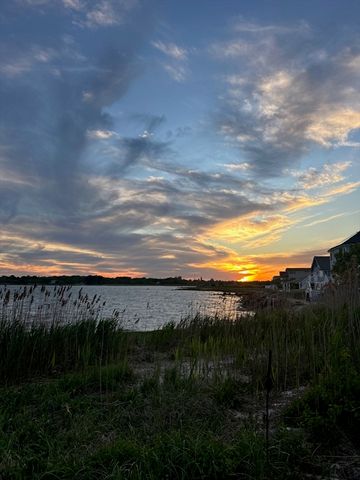 27 Bayview Ave, Fairhaven, MA 02719