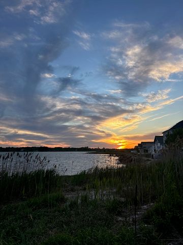 27 Bayview Ave, Fairhaven, MA 02719