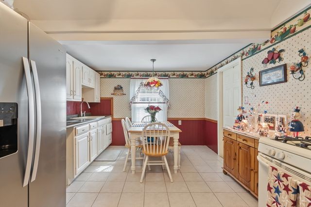 53 Corbett St, Lowell, MA 01852
