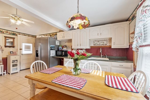 53 Corbett St, Lowell, MA 01852