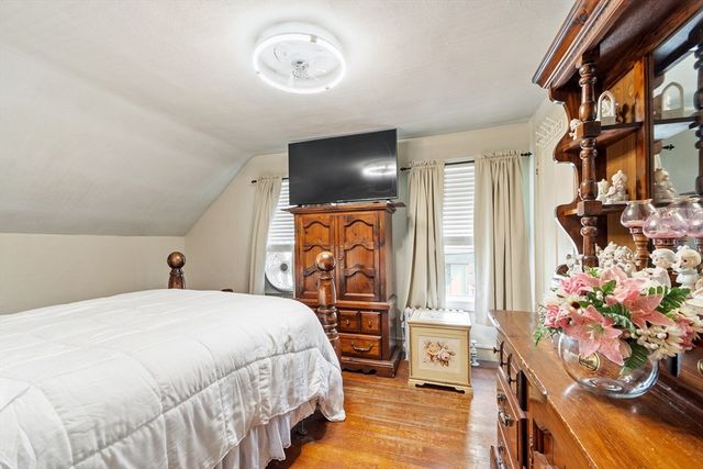 53 Corbett St, Lowell, MA 01852