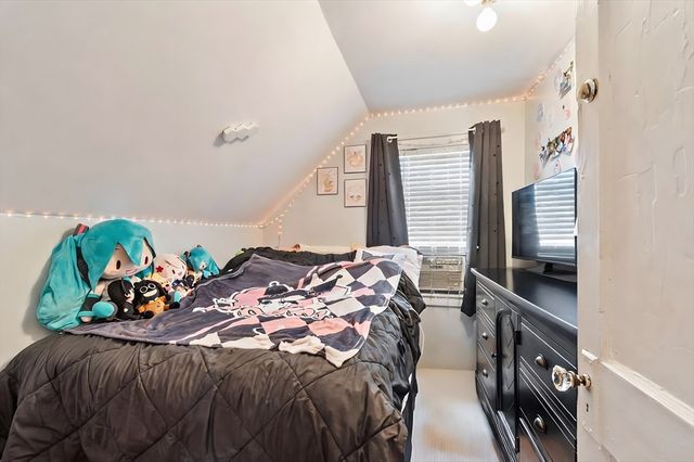 53 Corbett St, Lowell, MA 01852