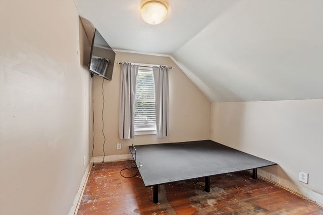 53 Corbett St, Lowell, MA 01852