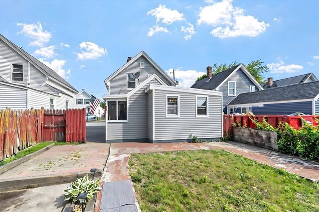 53 Corbett St, Lowell, MA 01852