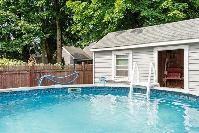 53 Corbett St, Lowell, MA 01852