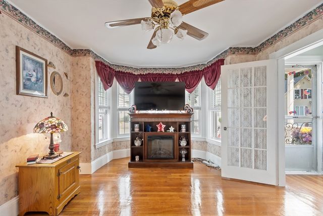 53 Corbett St, Lowell, MA 01852