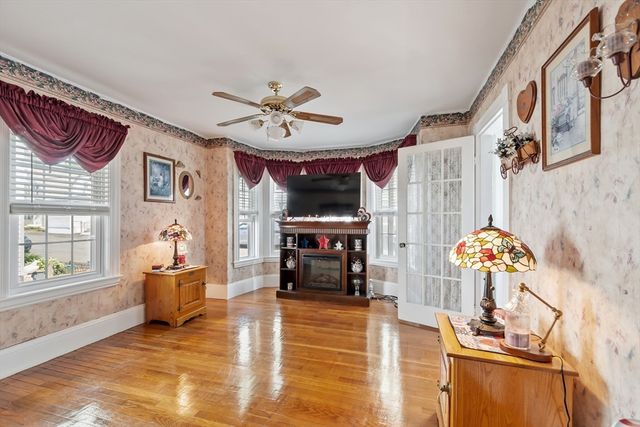 53 Corbett St, Lowell, MA 01852