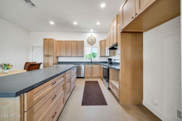 471 S Cardoza Drive, Morristown, AZ 85342