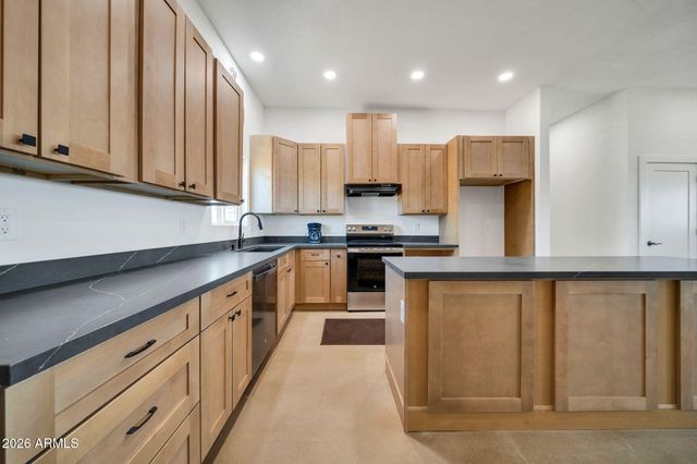 471 S Cardoza Drive, Morristown, AZ 85342
