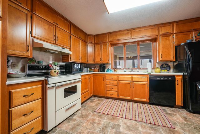 736 Harvard Ave, El Dorado, KS 67042