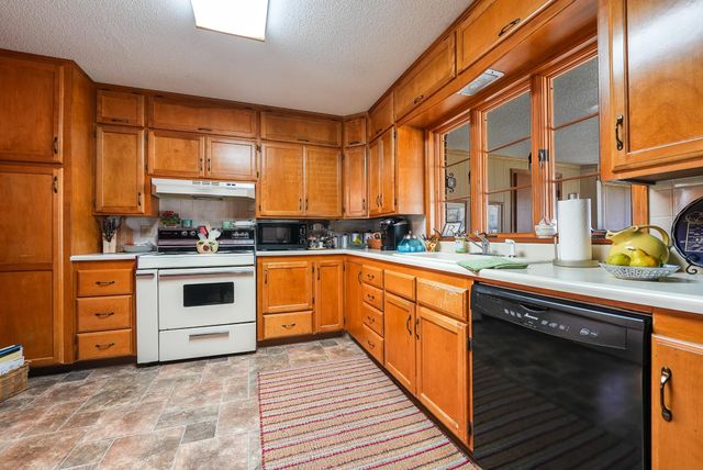 736 Harvard Ave, El Dorado, KS 67042