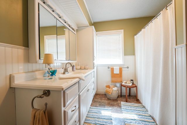 736 Harvard Ave, El Dorado, KS 67042