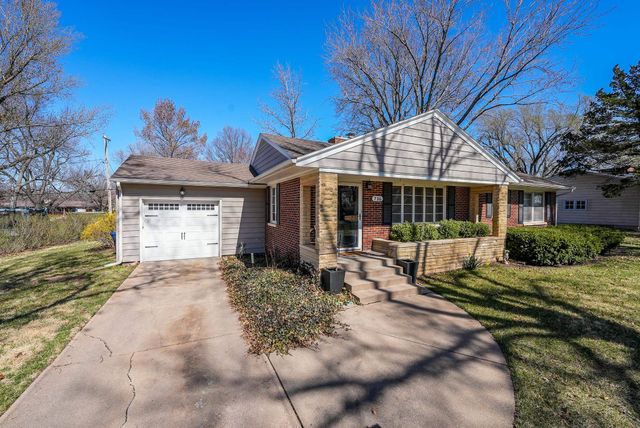 736 Harvard Ave, El Dorado, KS 67042