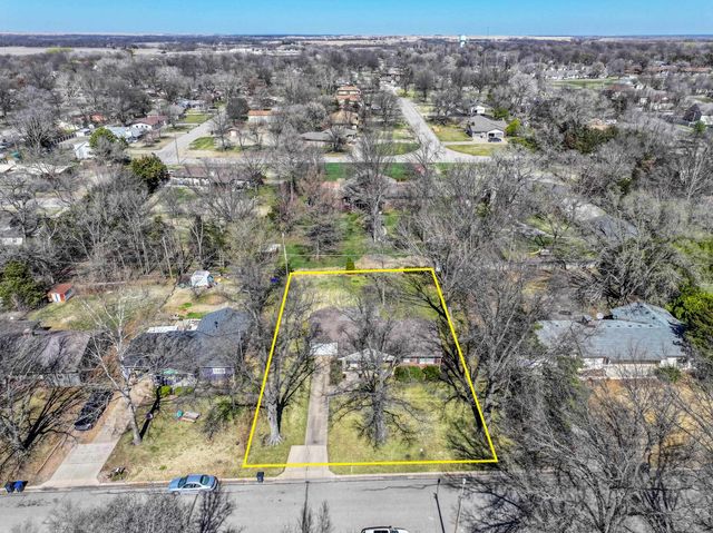 736 Harvard Ave, El Dorado, KS 67042