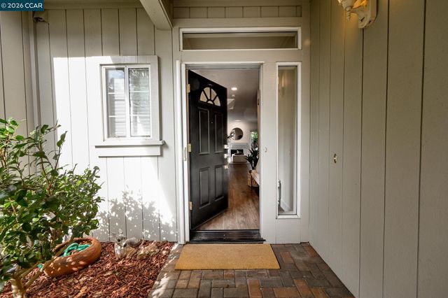 1384 Danville Blvd, Alamo, CA 94507