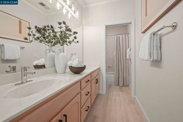 1384 Danville Blvd, Alamo, CA 94507