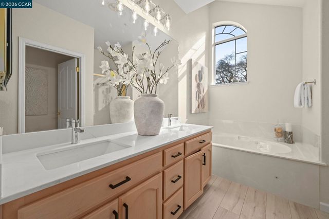 1384 Danville Blvd, Alamo, CA 94507