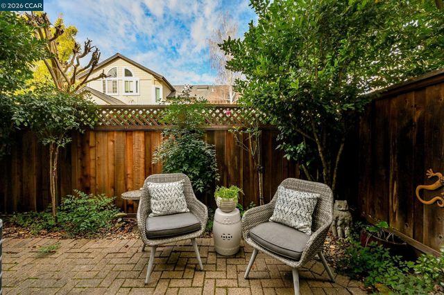 1384 Danville Blvd, Alamo, CA 94507