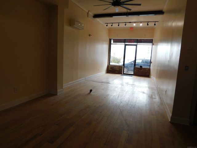 153 Bank Street, New London, CT 06320