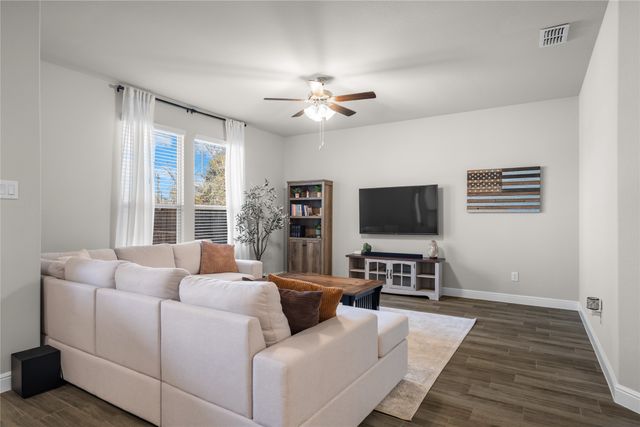 5525 Round Hill Road, Denton, TX 76210