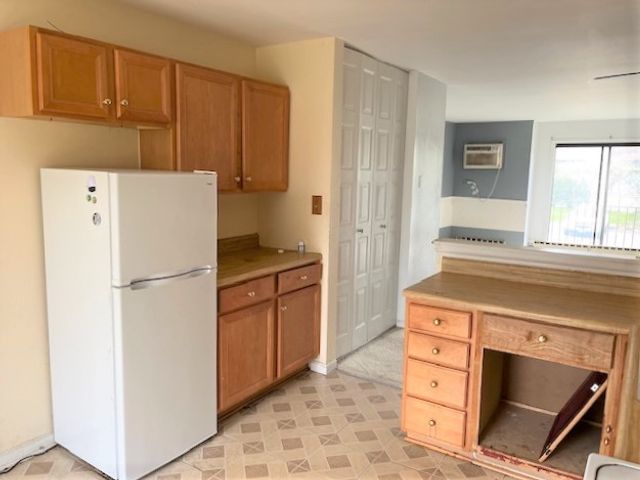 200 Dunteman Drive 202, Glendale Heights, IL 60139