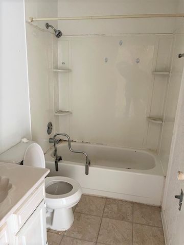 200 Dunteman Drive 202, Glendale Heights, IL 60139