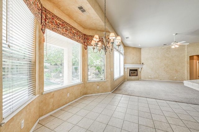 524 W Muncie, Clovis, CA 93619