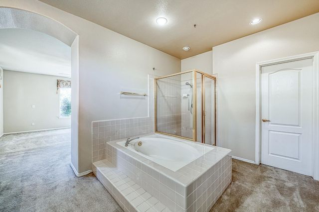 524 W Muncie, Clovis, CA 93619