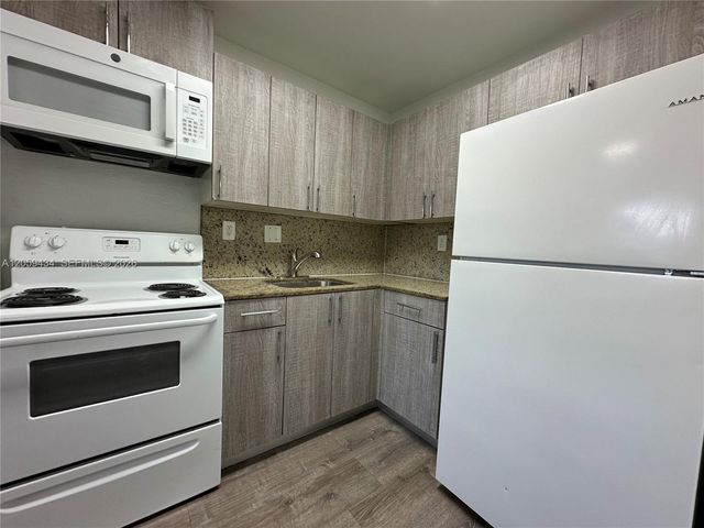 2843 Fillmore Street 206, Hollywood, FL 33020