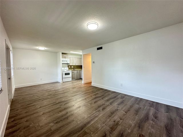 2843 Fillmore Street 206, Hollywood, FL 33020